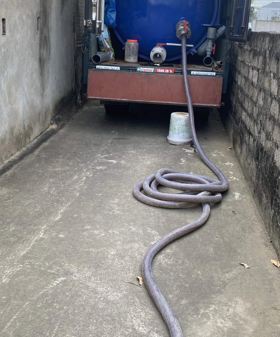 Thi công hút hầm cầu bằng xe chuyên dụng tại Nghệ An