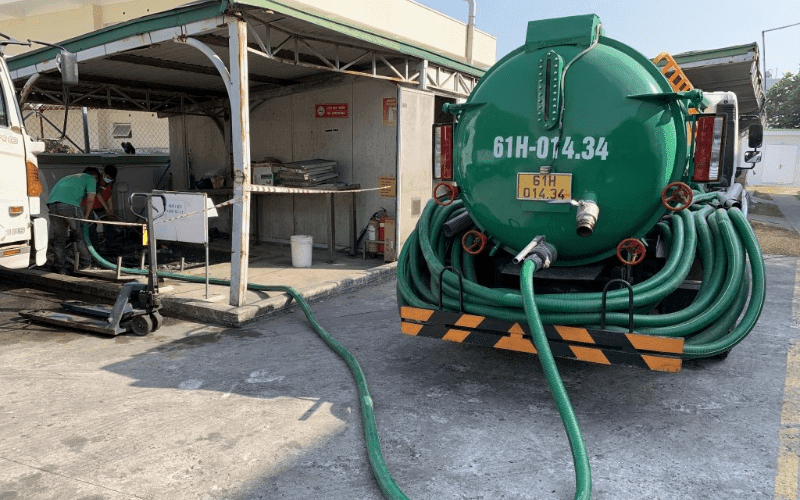 Xe hút hầm cầu Công Ty Môi Trường Tài Hải